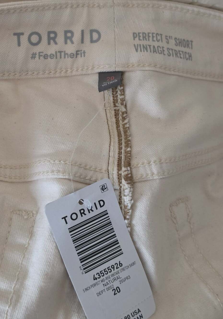 Torrid 5 Inch perfect mid rise vintage stretch Jean Shorts natural size 20 - Picture 7 of 8